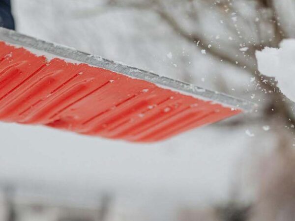 One Shovelful at a Time: Tips for Shovelling Snow Safely